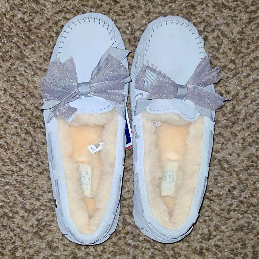 UGG mocasins